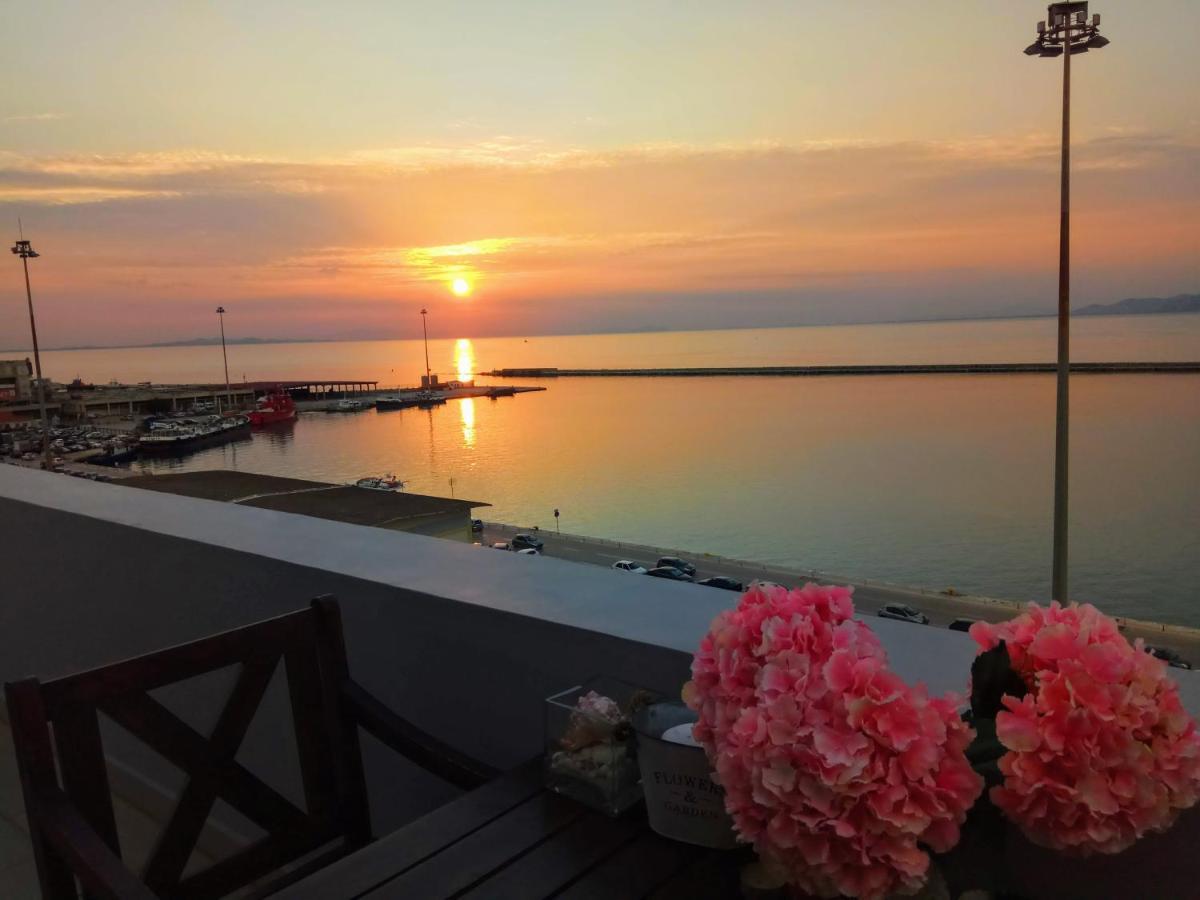 Apartamento Majestic Penthouse In The Heart Of Patra Exterior foto