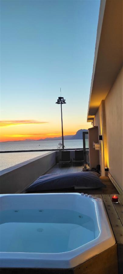 Apartamento Majestic Penthouse In The Heart Of Patra Exterior foto