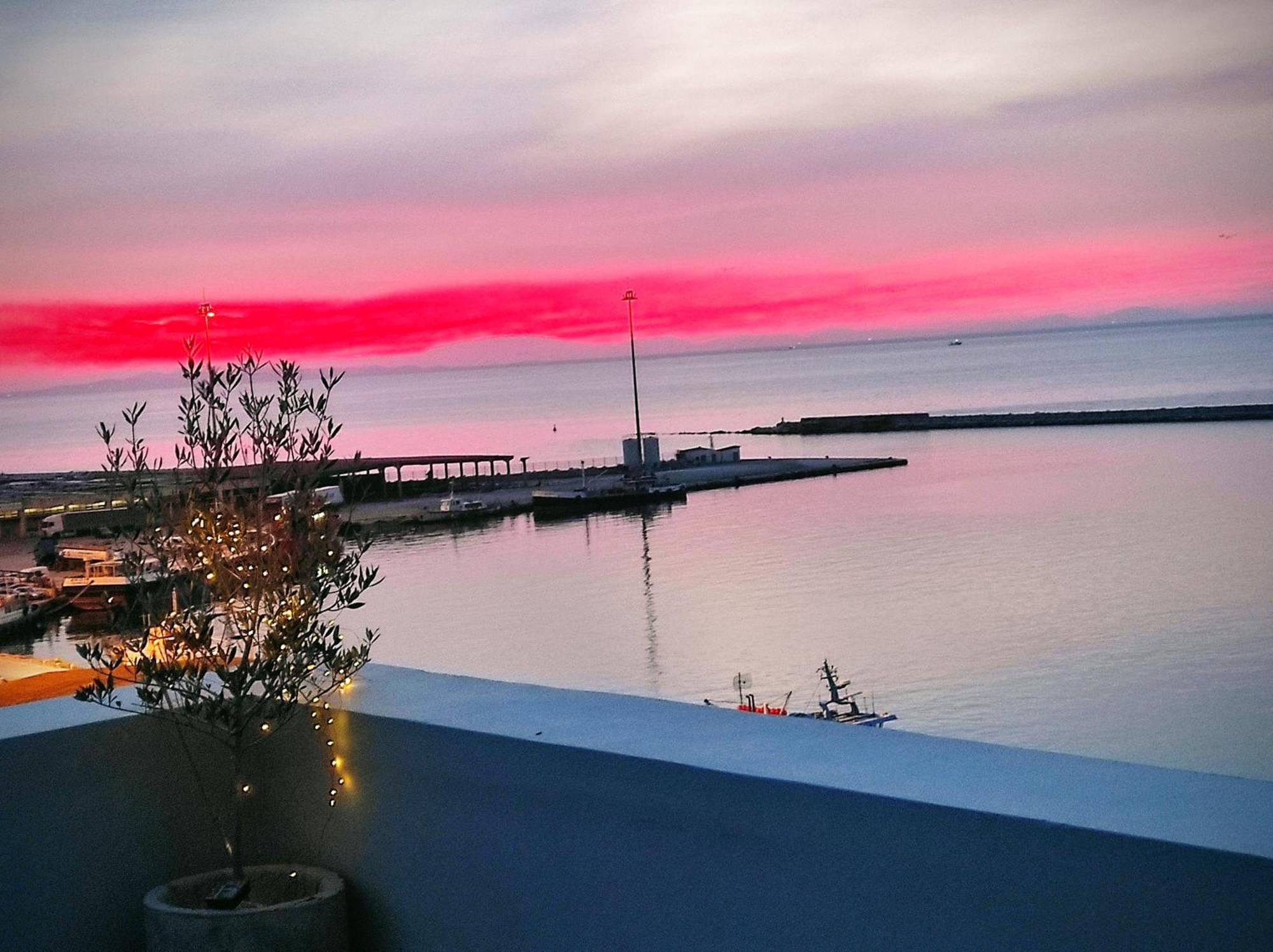 Apartamento Majestic Penthouse In The Heart Of Patra Exterior foto